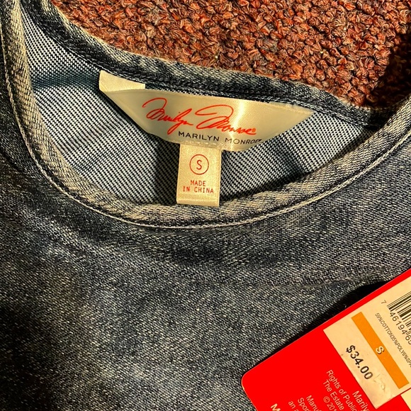 Marilyn Monroe body suit - Picture 2 of 6